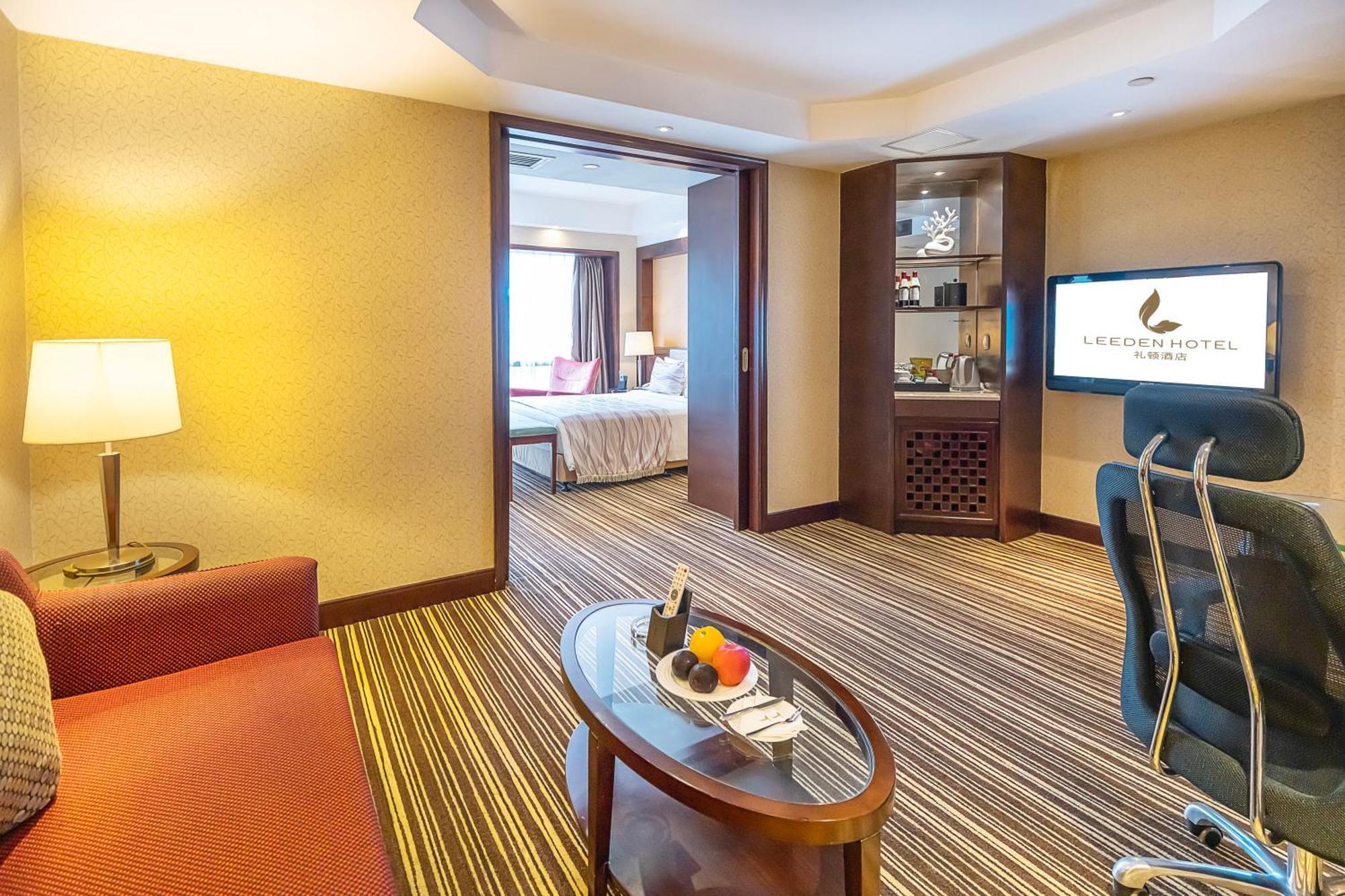 Отель Leeden 4*