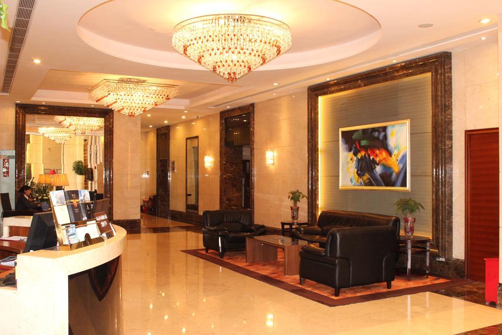 Отель Leeden 4*